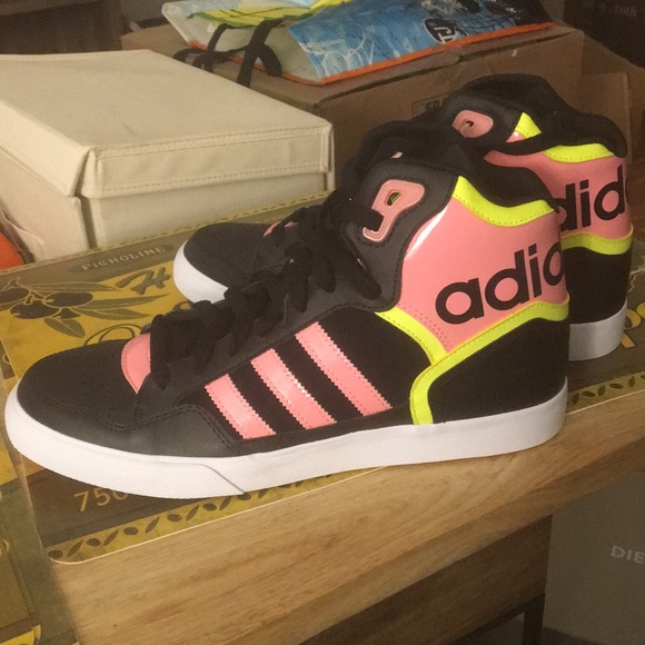 Adidas mujer talla 10 NWT poshmark Extraball Adidas mujer talla 10 NWT poshmark Extraball